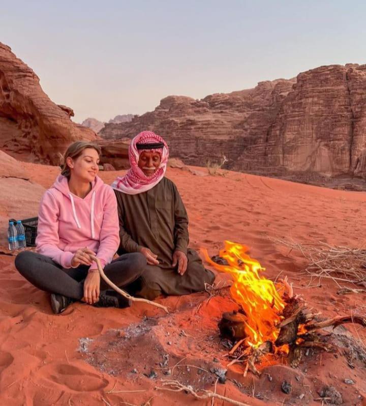 Moon City With Jeep Trips Wadi Rum Buitenkant foto
