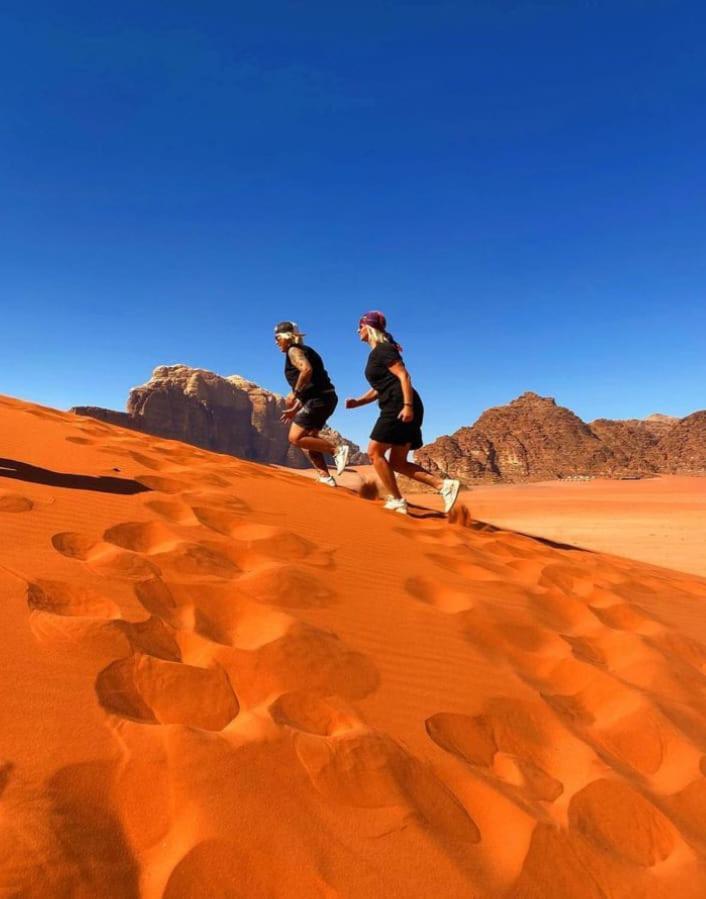 Moon City With Jeep Trips Wadi Rum Buitenkant foto