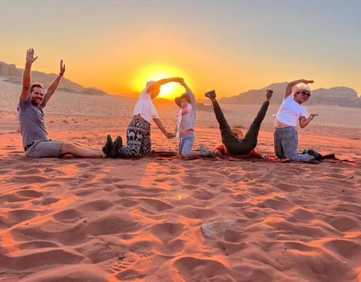 Moon City With Jeep Trips Wadi Rum Buitenkant foto
