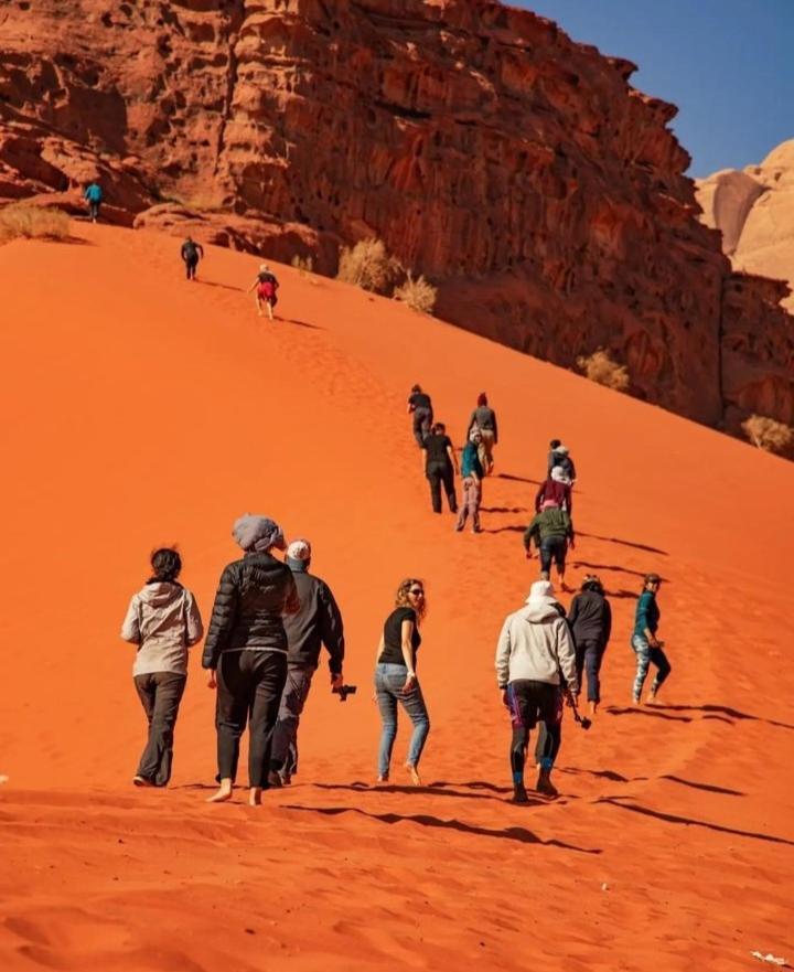 Moon City With Jeep Trips Wadi Rum Buitenkant foto
