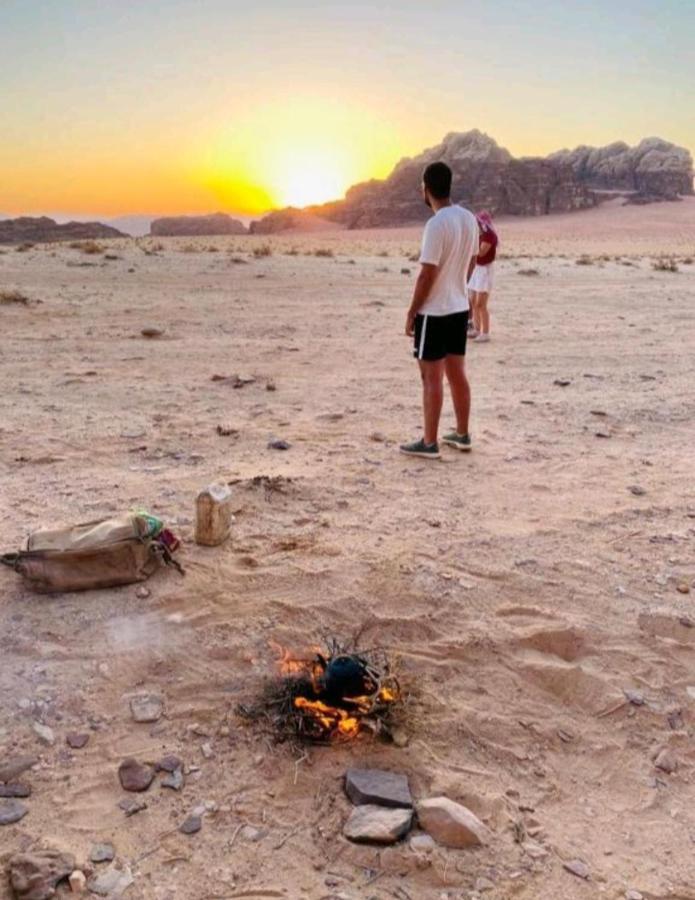 Moon City With Jeep Trips Wadi Rum Buitenkant foto